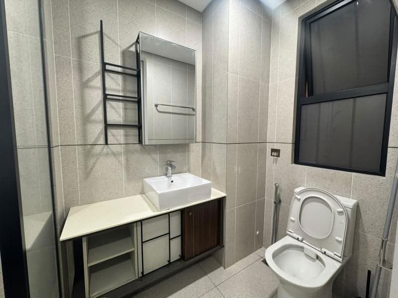 Kediaman Servis untuk Disewa di Millerz Square Serviced Residence - Kok KH - Bathroom - PropertyGuru.com.my