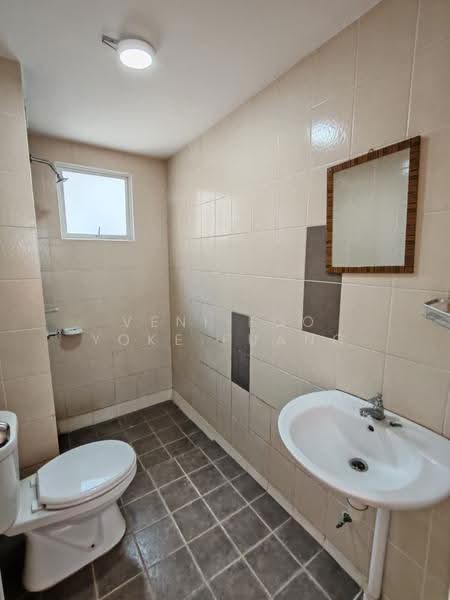 Apartment for Rent at Seri Baiduri - Veni Foo Yoke Fuang - Bathroom - PropertyGuru.com.my