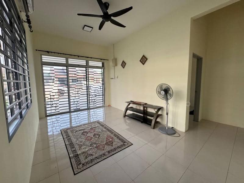 Semi-Detached House for Rent in Kampung Jalan Kebun (Shah Alam) - Salawati Busro - Living Room - PropertyGuru.com.my