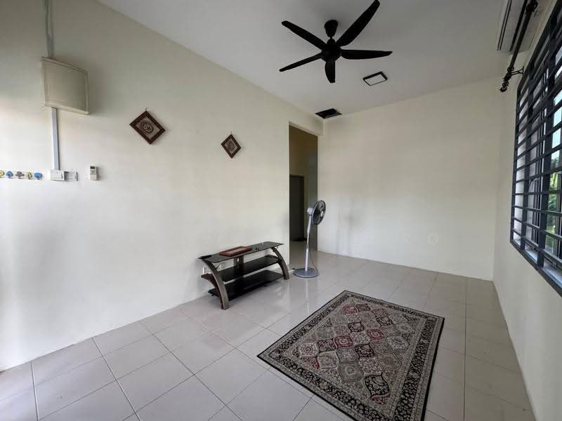 Semi-Detached House for Rent in Kampung Jalan Kebun (Shah Alam) - Salawati Busro - Living Room - PropertyGuru.com.my
