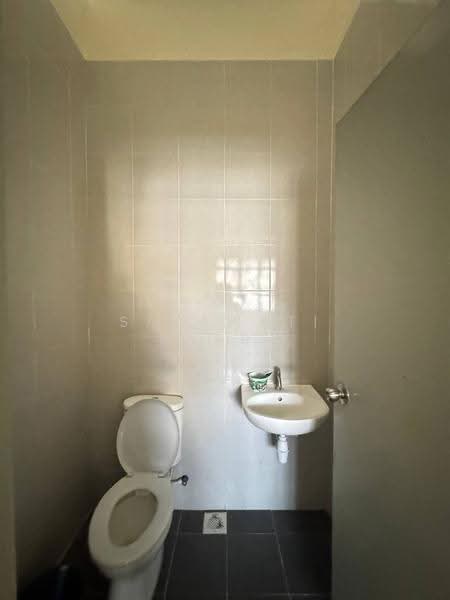 Semi-Detached House for Rent in Kampung Jalan Kebun (Shah Alam) - Salawati Busro - Bathroom - PropertyGuru.com.my