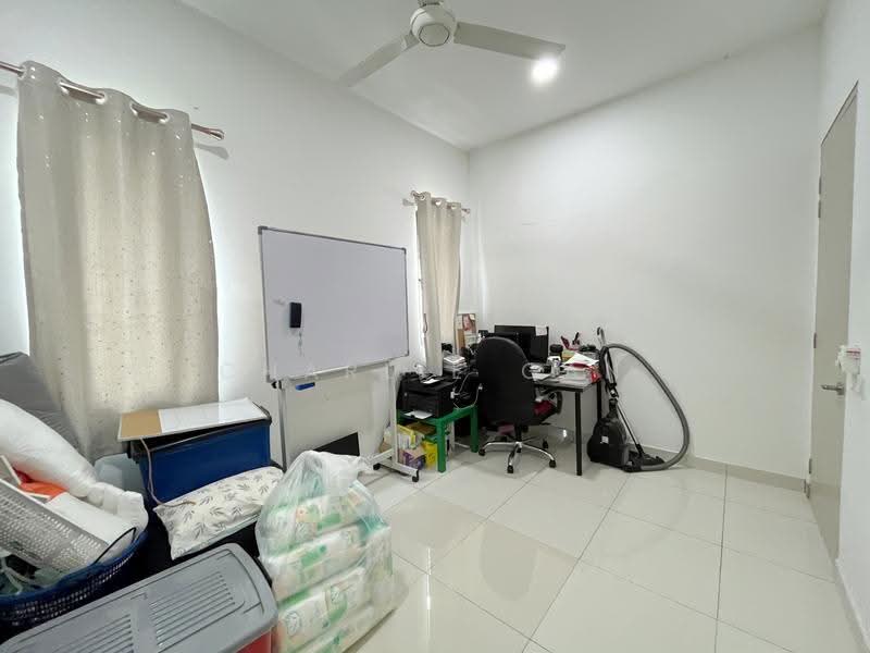 Rumah Kluster untuk Dijual di Telok Panglima Garang (Selangor) - Charlie Gan - Study - PropertyGuru.com.my