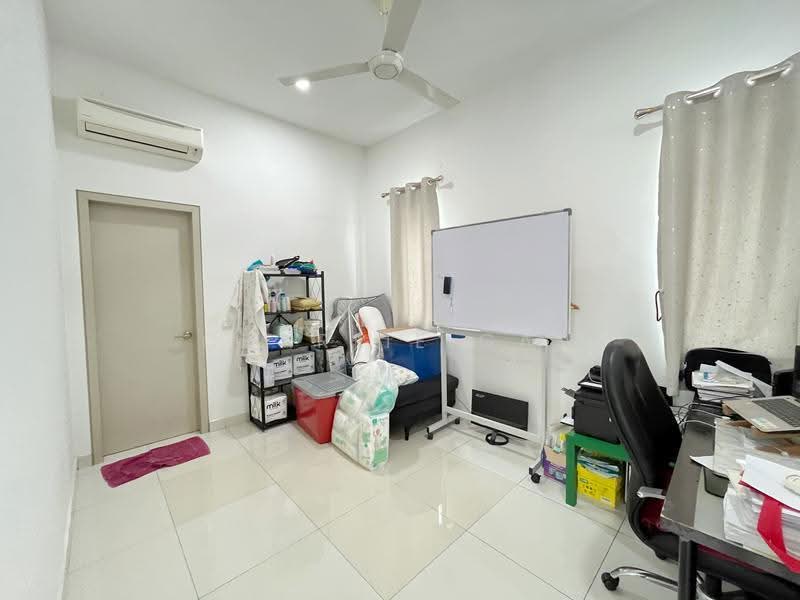 Rumah Kluster untuk Dijual di Telok Panglima Garang (Selangor) - Charlie Gan - Study - PropertyGuru.com.my