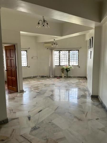 Kediaman Servis untuk Disewa di The Gardens Residences - Jackson Wong - Living Room - PropertyGuru.com.my