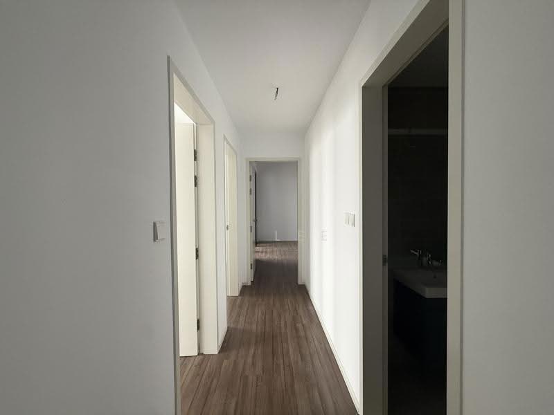 Service Residence for Sale at Residensi Estetik 8 (Est8) - JL Lee - Corridor - PropertyGuru.com.my