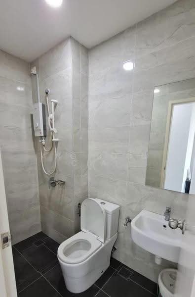 Kondominium untuk Dijual di SKS Pavillion Residences - Ang Boon Chai - Bathroom - PropertyGuru.com.my