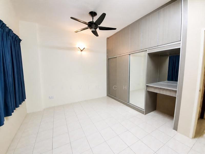 Apartment for Sale at Bougainvilla - Kelvin Chan - Bedroom - PropertyGuru.com.my