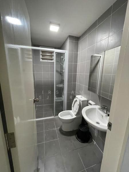 Service Residence for Sale at Savanna Executive Suite @ Southville City - Irsyam Sjatria - Bathroom - PropertyGuru.com.my