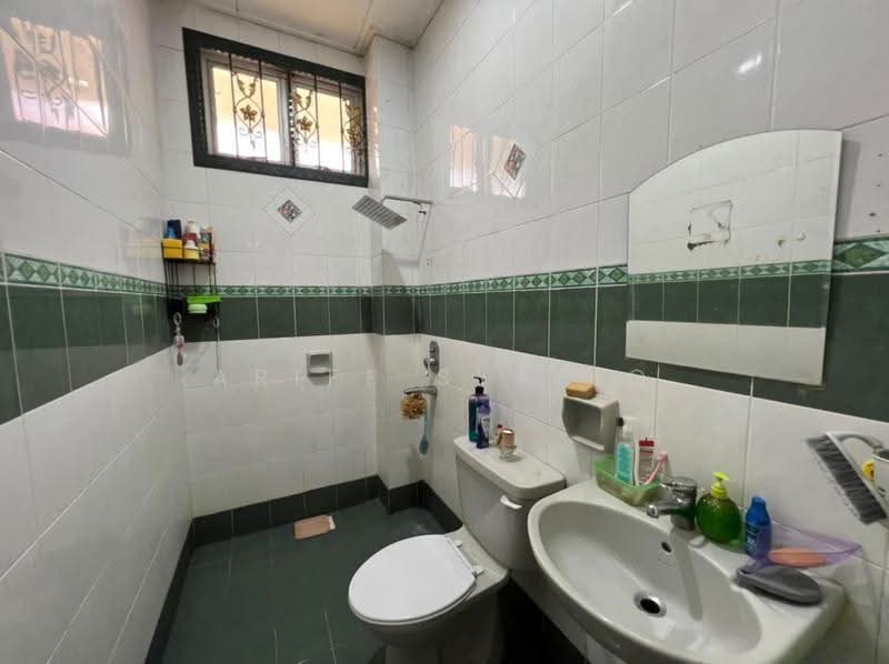 Bungalow House untuk Dijual di Saujana Akasia (Sungai Buloh) - Ariff Syafiq - Bathroom - PropertyGuru.com.my