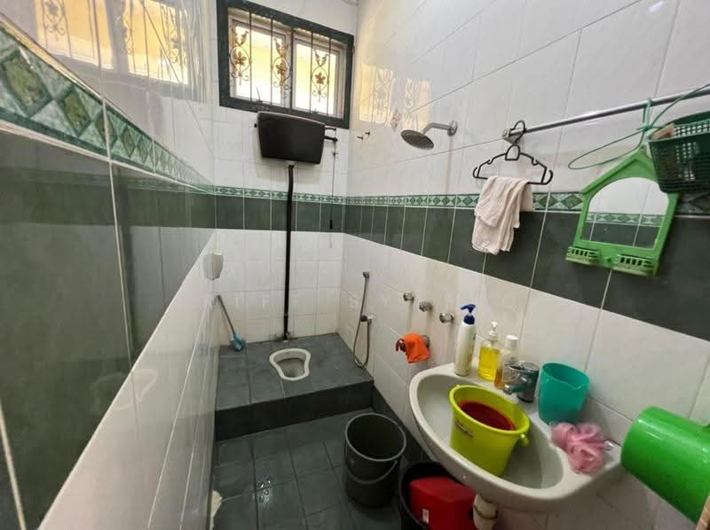 Bungalow House untuk Dijual di Saujana Akasia (Sungai Buloh) - Ariff Syafiq - Bathroom - PropertyGuru.com.my