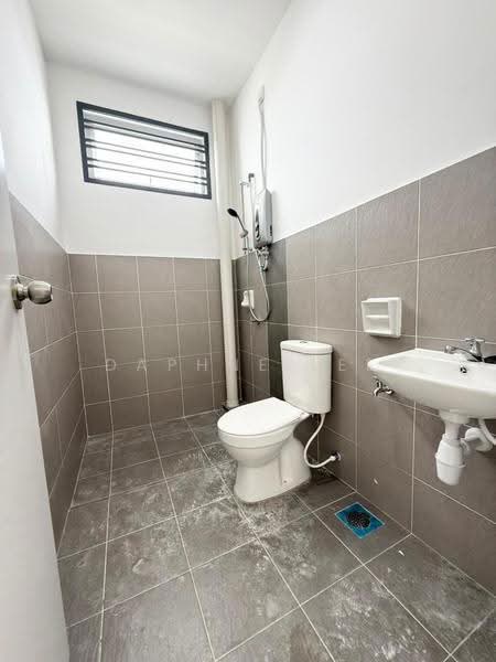 Terraced House for Rent in Pasir Gudang (Johor) - Daphne Lee - Bathroom - PropertyGuru.com.my