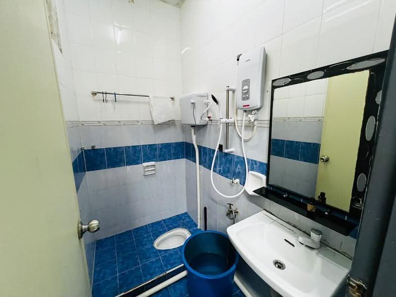 2-storey Terraced House for Rent in Taman Lagenda Putra (Kulai) - Kun Chai - Bathroom - PropertyGuru.com.my