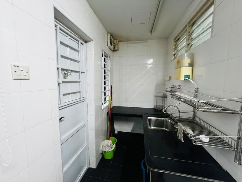 2-storey Terraced House for Rent in Taman Lagenda Putra (Kulai) - Kun Chai - Kitchen - PropertyGuru.com.my