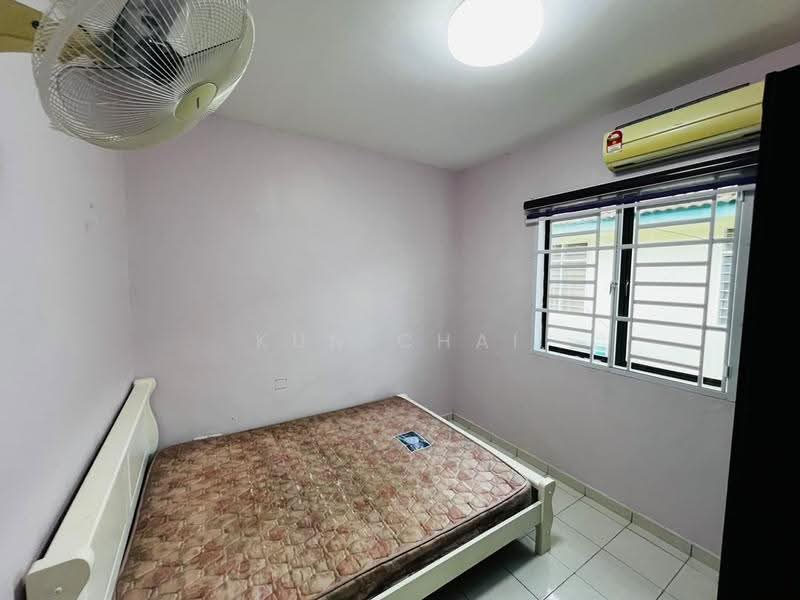 2-storey Terraced House for Rent in Taman Lagenda Putra (Kulai) - Kun Chai - Bedroom - PropertyGuru.com.my