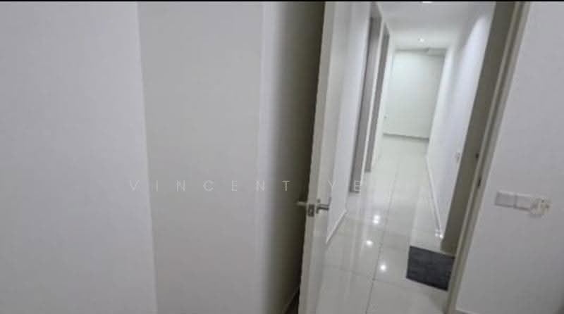 Kediaman Servis untuk Disewa di Far East - Vincent Yeoh - Corridor - PropertyGuru.com.my