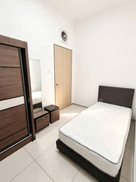 Kondominium untuk Disewa di The Raffles Suites - Elayne Low - Bedroom - PropertyGuru.com.my