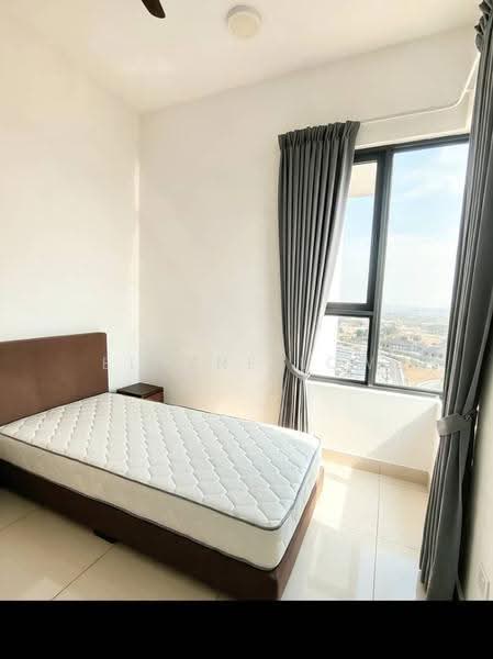 Kondominium untuk Disewa di The Raffles Suites - Elayne Low - Bedroom - PropertyGuru.com.my