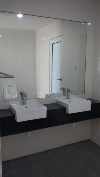 Rumah Teres 3-Tingkat untuk Dijual di Sunway Cassia (Batu Maung) - Jeffrey Tan - Bathroom - PropertyGuru.com.my