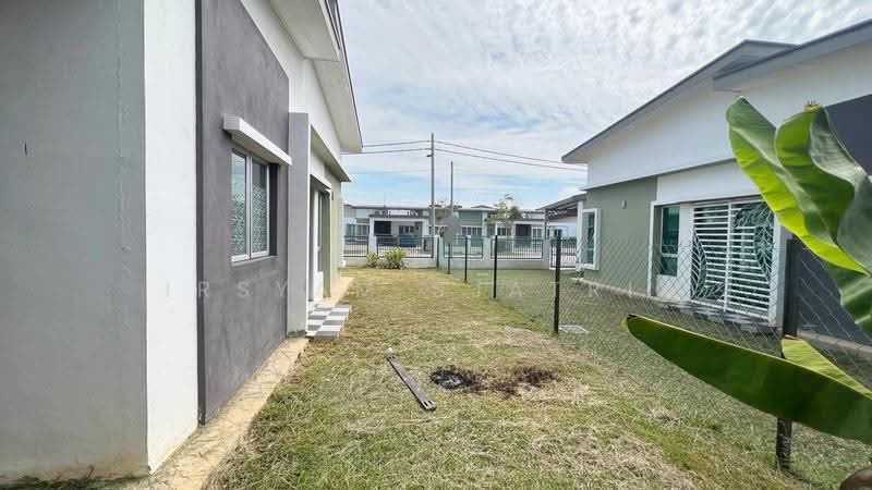 Semi-Detached House for Sale in Sepang (Selangor) - Irsyam Sjatria - Exterior - PropertyGuru.com.my