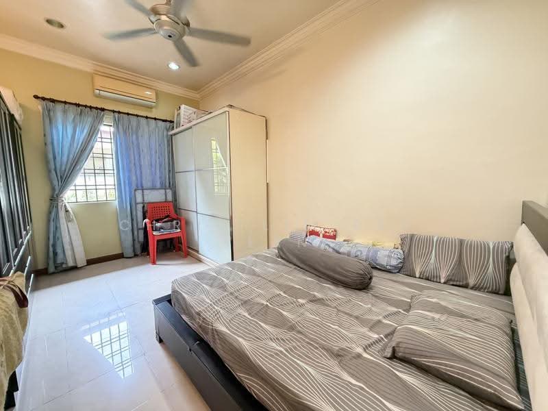 Rumah Berkembar untuk Dijual di Sungai Long (Bandar Sungai Long) - Chris Lim Pek Yean - Bedroom - PropertyGuru.com.my