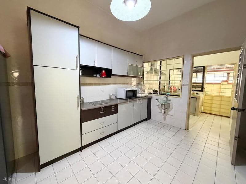 Rumah Berkembar untuk Dijual di Sungai Long (Bandar Sungai Long) - Chris Lim Pek Yean - Kitchen - PropertyGuru.com.my