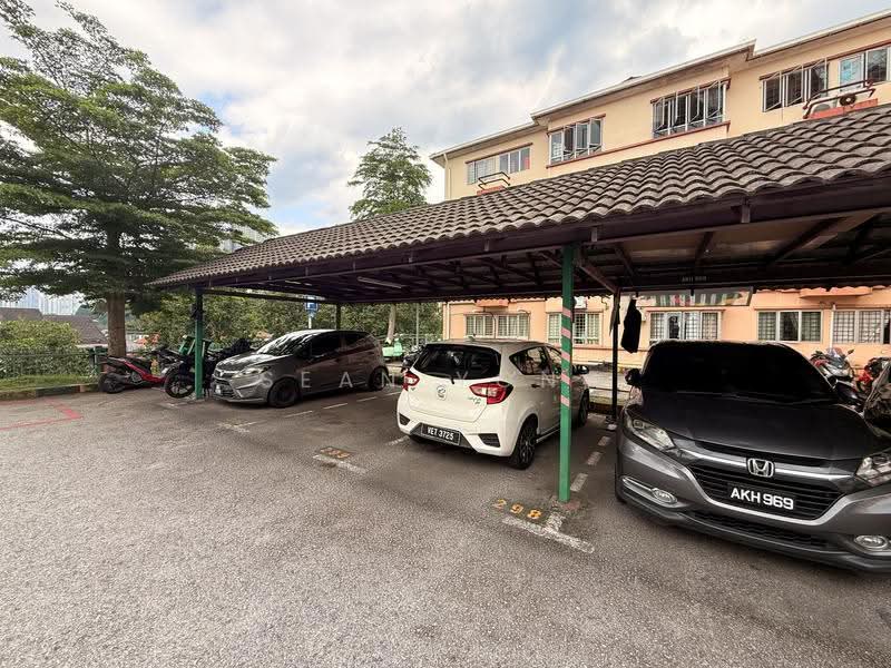 Pangsapuri untuk Dijual di SD Tiara Apartment - Sean Yong - Car Park - PropertyGuru.com.my