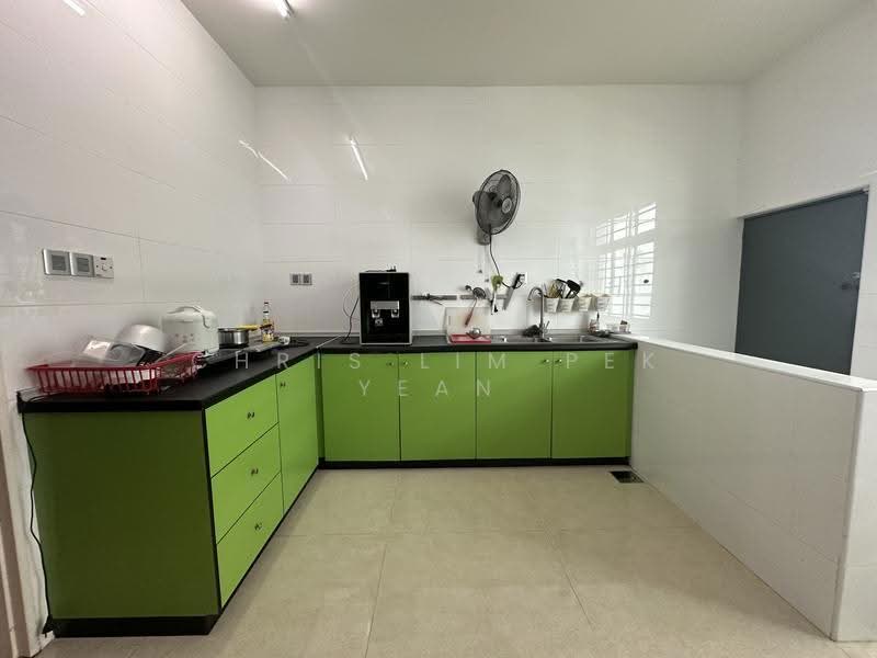3-storey Terraced House for Sale in Taman Taming Indah 2 (Bandar Sungai Long) - Chris Lim Pek Yean - Kitchen - PropertyGuru.com.my