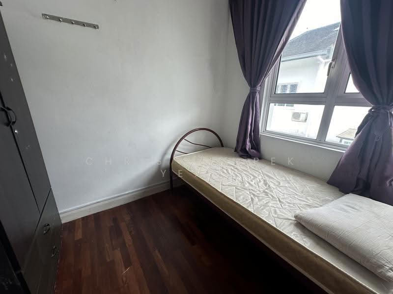 3-storey Terraced House for Sale in Taman Taming Indah 2 (Bandar Sungai Long) - Chris Lim Pek Yean - Bedroom - PropertyGuru.com.my