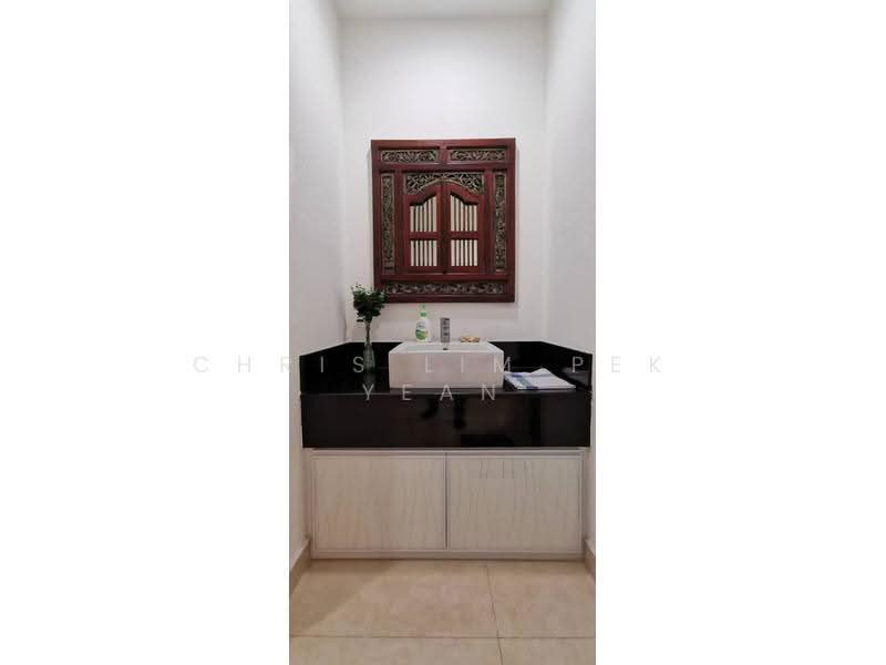 Rumah Teres 3-Tingkat untuk Dijual di Taman Taming Indah 2 (Bandar Sungai Long) - Chris Lim Pek Yean - Bathroom - PropertyGuru.com.my