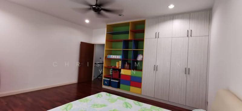Rumah Teres 3-Tingkat untuk Dijual di Taman Taming Indah 2 (Bandar Sungai Long) - Chris Lim Pek Yean - Bedroom - PropertyGuru.com.my
