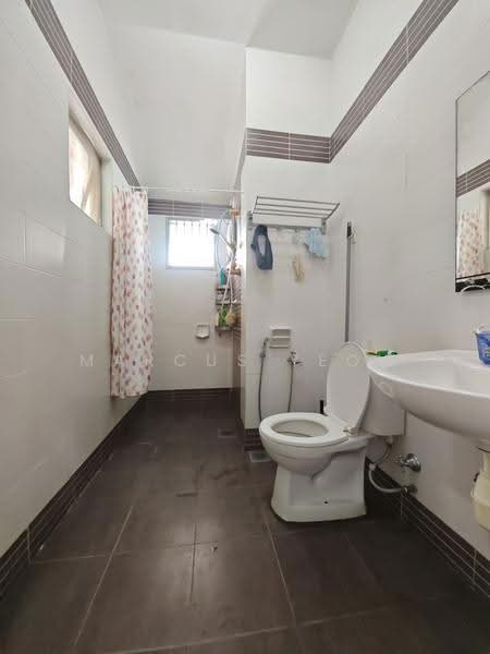 Semi-Detached House for Sale in Seremban 2 (Negeri Sembilan) - Marcus Yeow - Bathroom - PropertyGuru.com.my