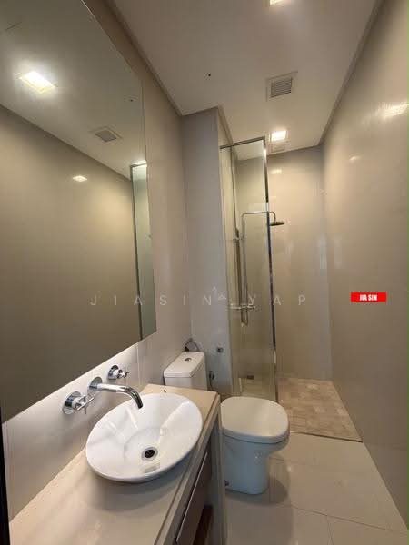 Kediaman Servis untuk Dijual di Straits Quay (The Suites at Waterside) - Jiasin Yap - Bathroom - PropertyGuru.com.my