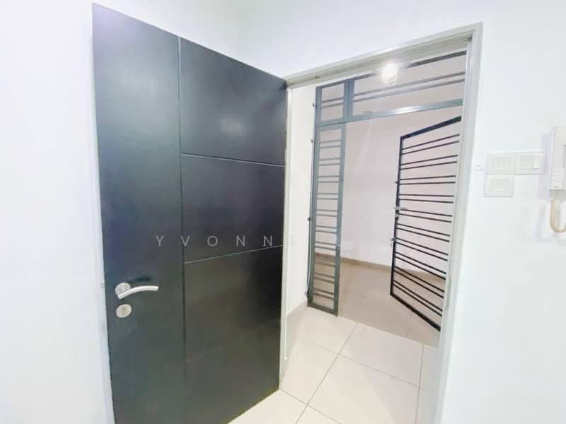Kediaman Servis untuk Dijual di Pandan Residence 2 - Yvonne Lim - Entrance - PropertyGuru.com.my