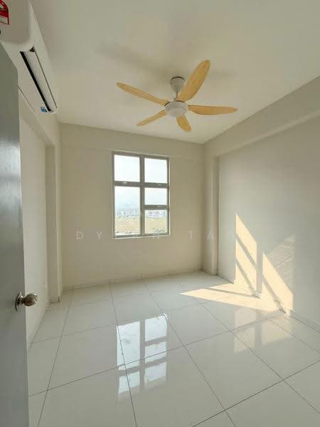 Pangsapuri untuk Disewa di Pangsapuri Pulai Mutiara 3 - Dylan Tan - Bedroom - PropertyGuru.com.my
