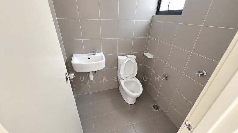 Rumah Teres 2-Tingkat untuk Dijual di M Residence 2 (Rawang) - Lucas Loh - Bathroom - PropertyGuru.com.my