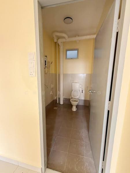 Pangsapuri untuk Disewa di Pangsapuri Pulai Mutiara 3 - Chuan Hong Kee - Bathroom - PropertyGuru.com.my