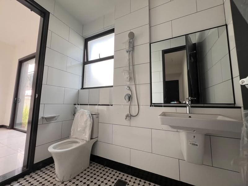 Semi-Detached House for Sale in Elmina (Shah Alam) - Nicky Lai - Bathroom - PropertyGuru.com.my