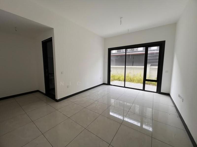 Semi-Detached House for Sale in Elmina (Shah Alam) - Nicky Lai - Living Room - PropertyGuru.com.my