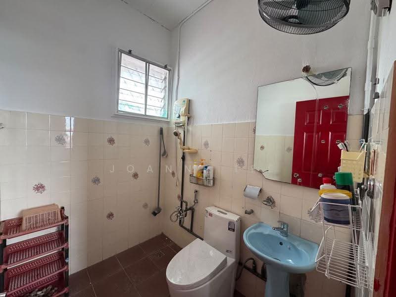 2-storey Terraced House for Rent in Penampang (Sabah) - Joanne Lee - Bathroom - PropertyGuru.com.my
