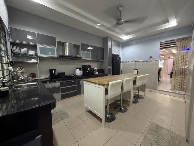2-storey Terraced House for Sale in Bandar Nusaputra (Puchong) - Ariff Syafiq - Kitchen - PropertyGuru.com.my