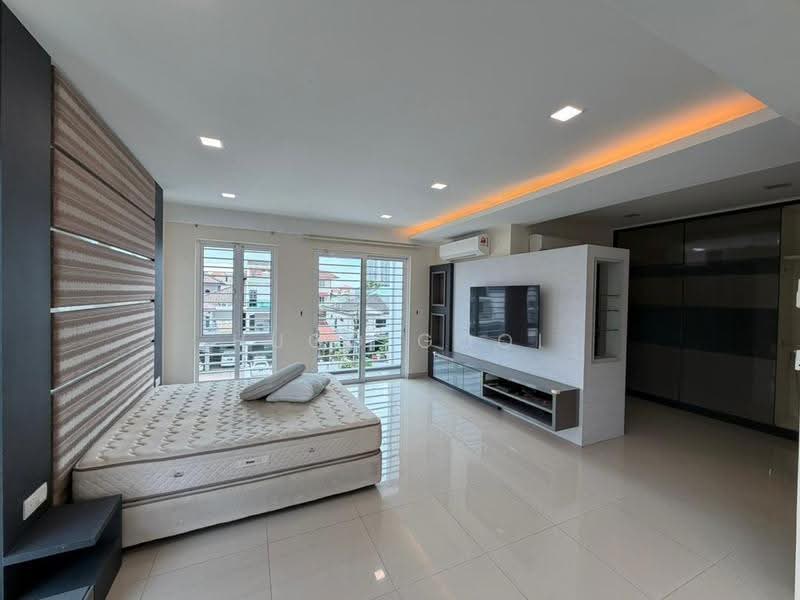 Semi-Detached House for Rent in Bandar Baru Sri Petaling (Sri Petaling) - Hugo Gooi - Bedroom - PropertyGuru.com.my