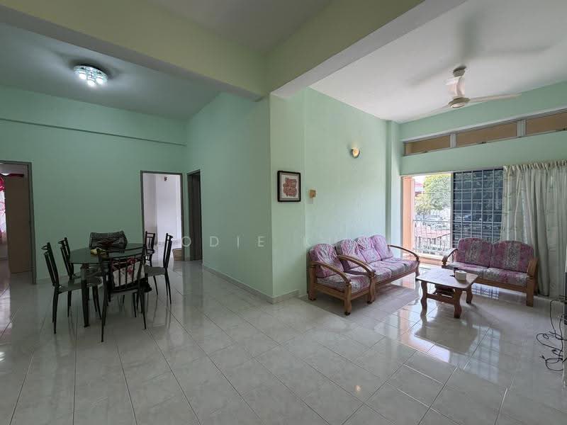 Pangsapuri untuk Dijual di Le Courts Desa Tambun - Jodie Kuan - Living Room - PropertyGuru.com.my