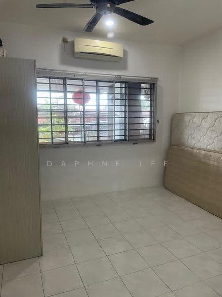 Rumah Teres 1-Tingkat untuk Dijual di Taman Kulai Besar (Kulai) - Daphne Lee - Bedroom - PropertyGuru.com.my