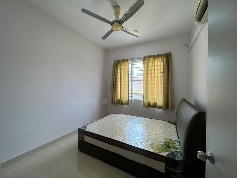 Kondominium untuk Dijual di Platinum Hill PV 8 - Ming Feng - Bedroom - PropertyGuru.com.my