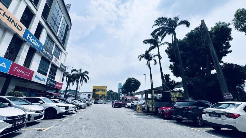 Shop for Sale in Puchong (Selangor) - Kow Tze Fui - Exterior - PropertyGuru.com.my