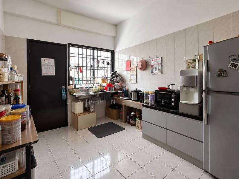 2-storey Terraced House for Sale in Taman Mount Austin (Tebrau) - Daphne Lee - Kitchen - PropertyGuru.com.my