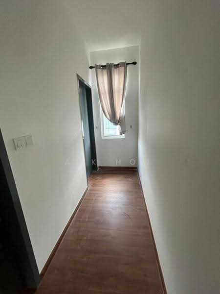 Rumah Teres untuk Dijual di Bandar Dato Onn (Tebrau) - Ask Hon - Corridor - PropertyGuru.com.my