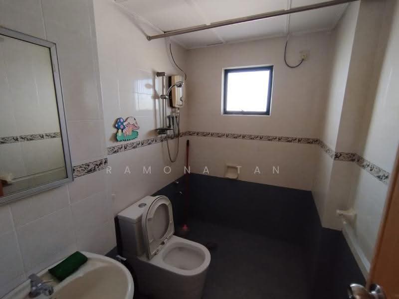 Kondominium untuk Dijual di Casa Lago - Ramona Tan - Bathroom - PropertyGuru.com.my