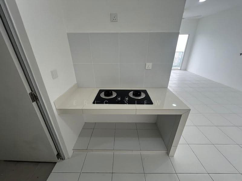 Kondominium untuk Disewa di Residensi Sateria - Eric Siew - Kitchen - PropertyGuru.com.my