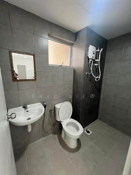 Kondominium untuk Disewa di Residensi Sateria - Eric Siew - Bathroom - PropertyGuru.com.my